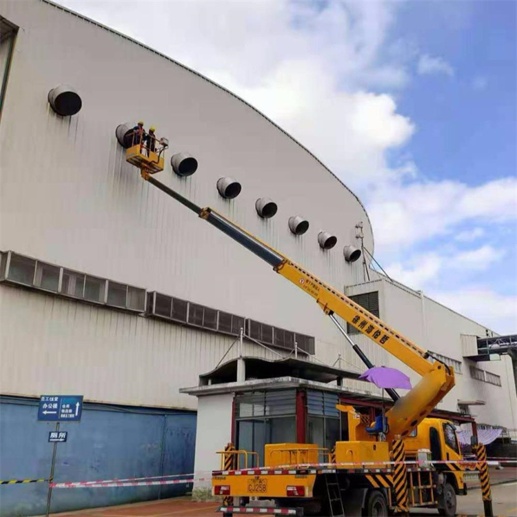 隆尧县高空作业车出租服务：专业广告牌安装解决方案