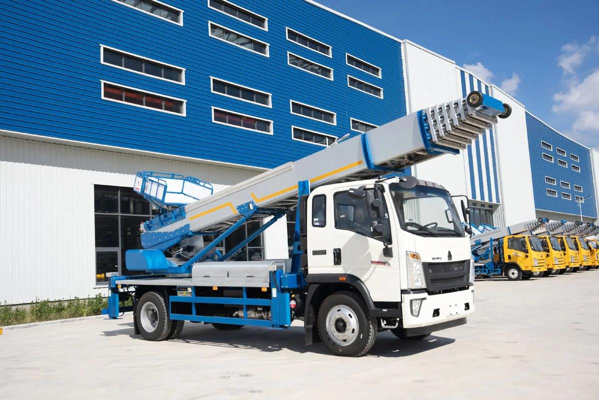 隆尧县出租云梯车高空作业车 建筑垃圾搬运